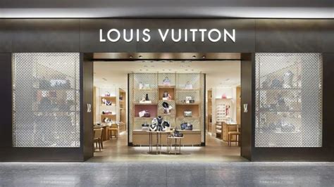 is Louis Vuitton Heathrow vat free